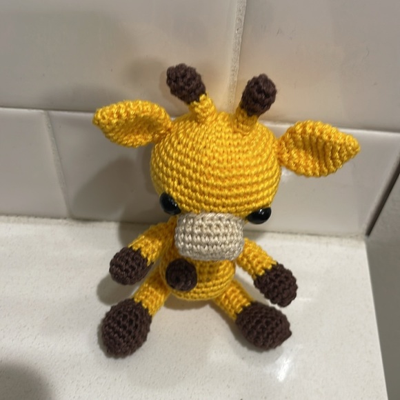 Handcrafted Giraffe Figure Toy Crochet Amigurumi Doll Decor - Picture 4 of 8
